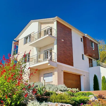 Edelweiss Villa *